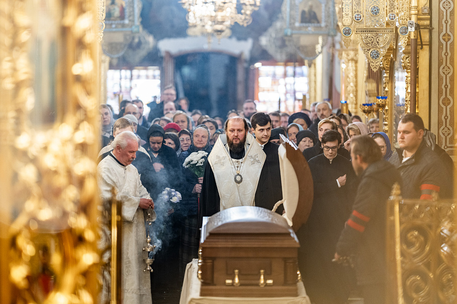 Заупокойные литии по новопреставленному протоиерею Александру Ганабе в Троицком кафедральном соборе Подольска